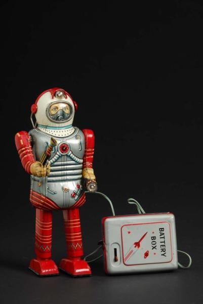 Appraisal: Spaceman Battery-Operated Astronaut Description Japanese Made by Nomura When in