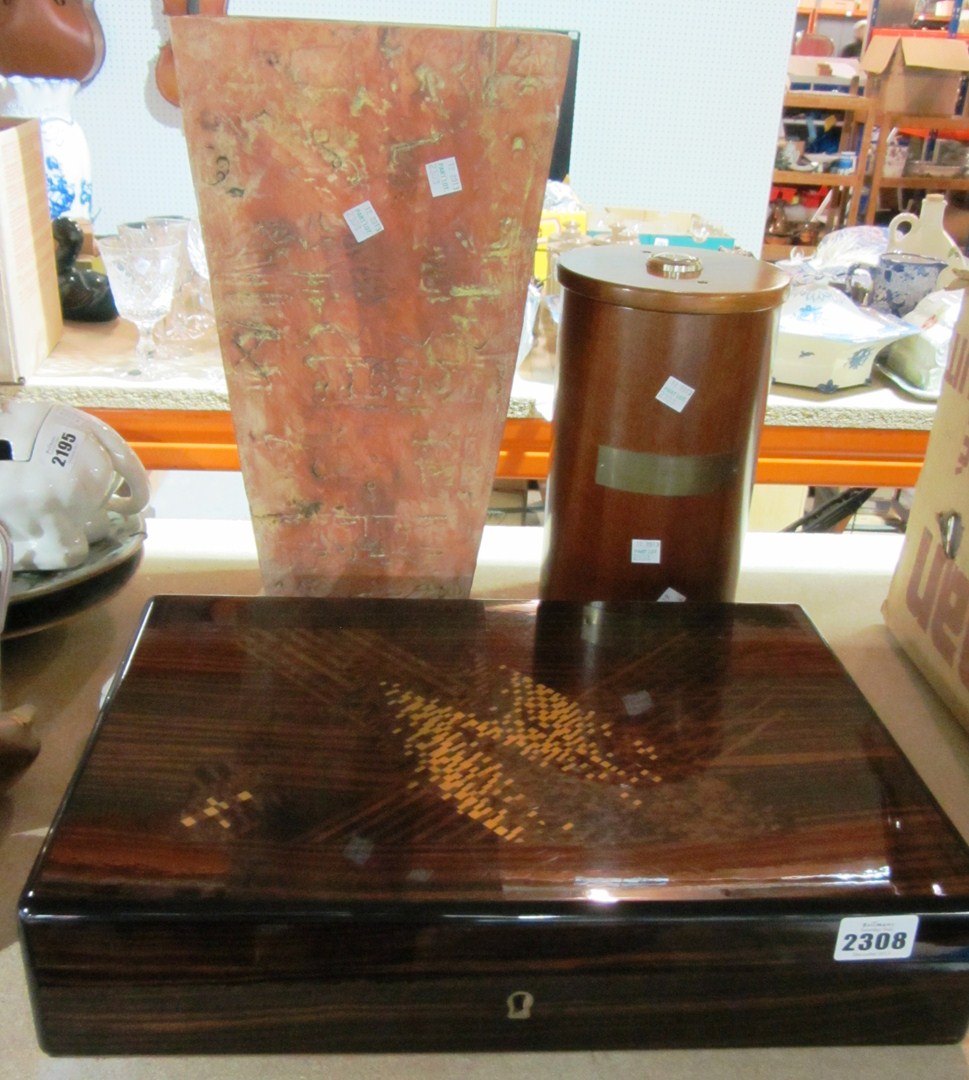 Appraisal: A th century rosewood humidor a cylindrical cigar box and