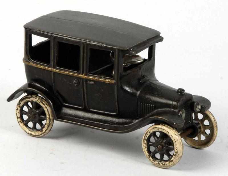 Appraisal: Cast Iron Arcade Ford Model T Car Toy Description American