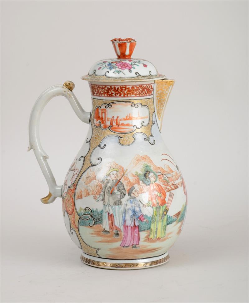 Appraisal: CHINESE EXPORT PORCELAIN CIDER JUG AND ASSOCIATED COVER The pear