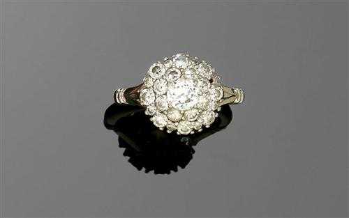 Appraisal: BRILLIANT-CUT DIAMOND RING ca White gold Very elegant ring the