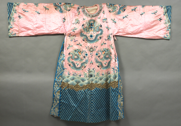 Appraisal: th C Chinese Imperial Silk Robe w GoldLate th early