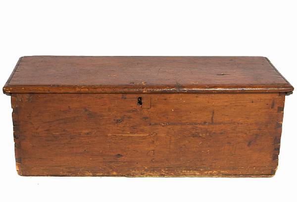 Appraisal: An American pine hinged top blanket chest first half th