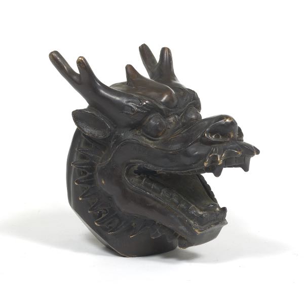 Appraisal: CHINESE PATINATED BRONZE TEMPLE ALTAR DRAGON HEAD APOCRYPHAL QIANLONG MARKS