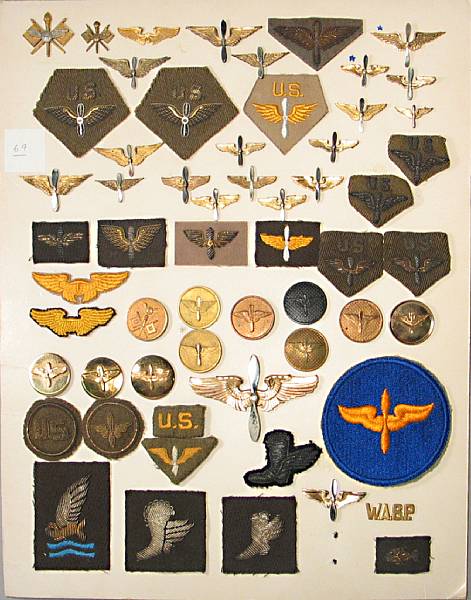 Appraisal: A lot of aviation insignia and patches Comprising two Signal