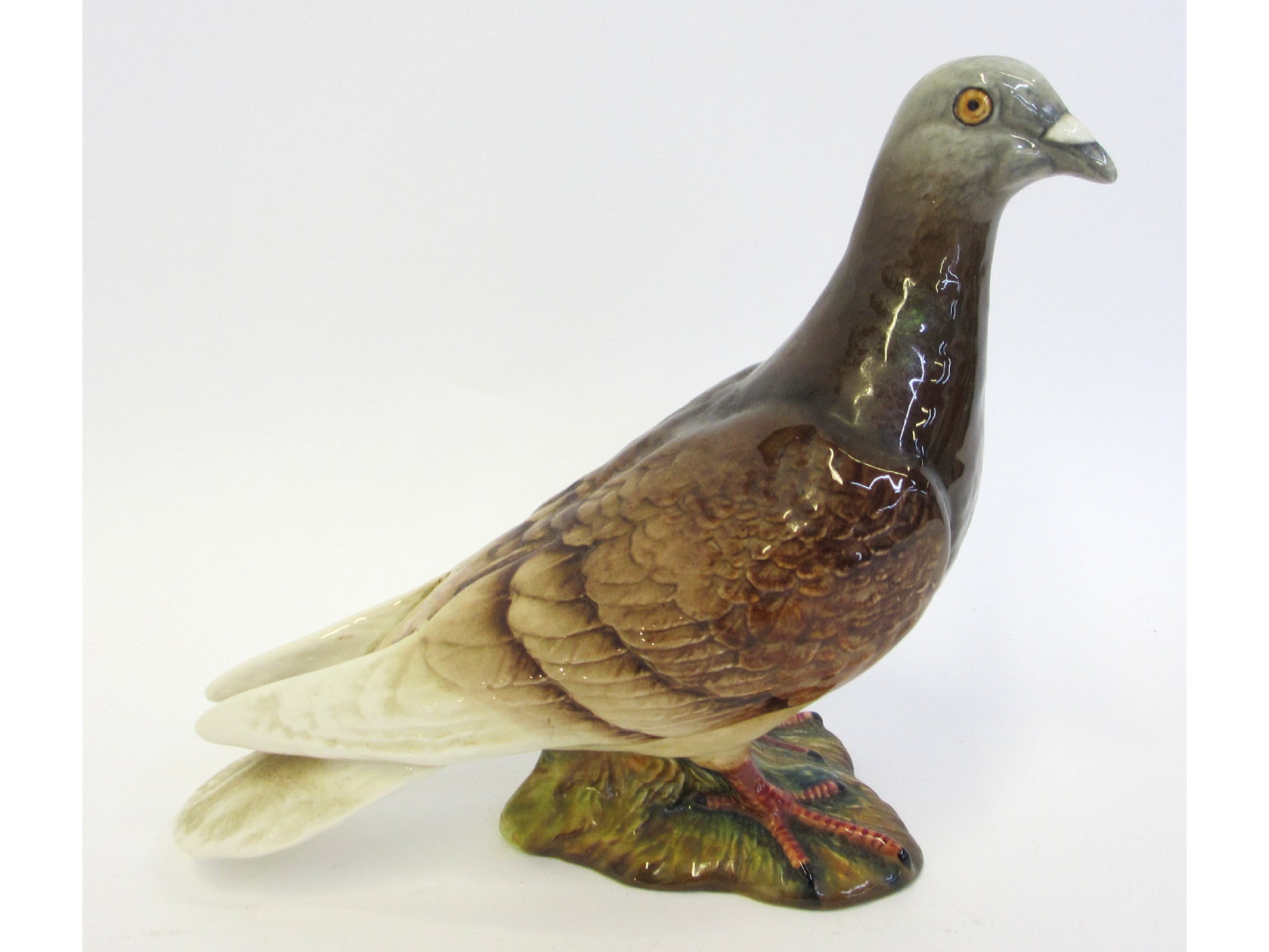 Appraisal: Beswick figure of a pigeon no