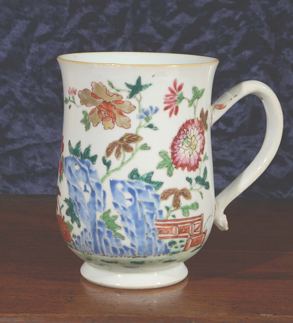 Appraisal: A CHINESE FAMILLE VERTE TH CENTURY PORCELAIN BALUSTER QUART TANKARD