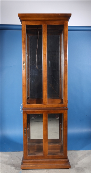 Appraisal: Broyhill Industries illuminated wooden cabinet as-is condition not tested for