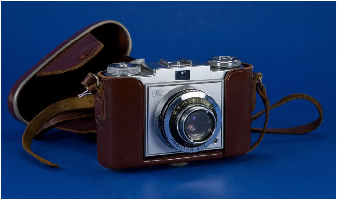 Appraisal: Zeiss Ikon Camera Contina Prontor- SVS In Fitted Leather Case