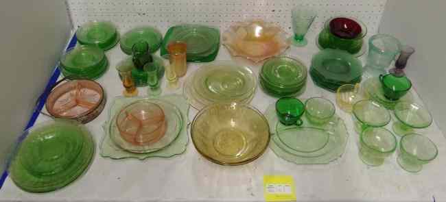 Appraisal: Lot over pcs various Depression glass Imperfections