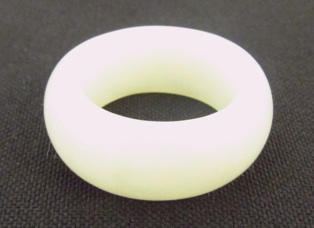 Appraisal: A thC Chinese light green jade ring partially set with