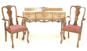 Appraisal: A Queen Anne style walnut dining suite circa comprising of