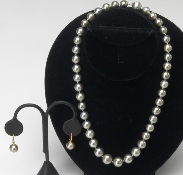 Appraisal: SOUTH SEA GRAY BLACK PEARL NECKLACE AND EARRINGS necklace pearls