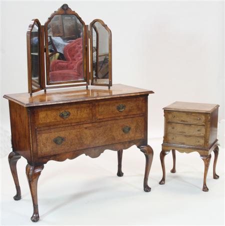 Appraisal: An Edwardian Queen Anne style walnut dressing table the rectangular