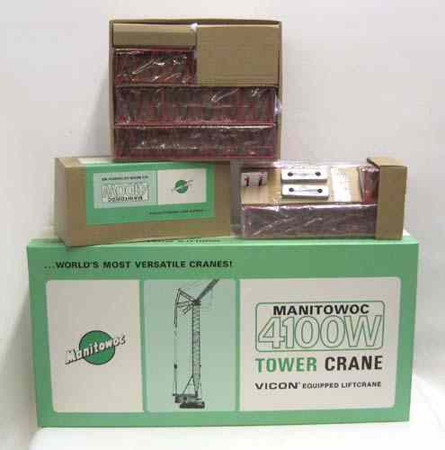 Appraisal: DIECAST SCALE MODEL OF MANITOWOC W TOWER CRANE WITH CRAWLER