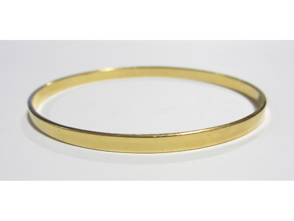 Appraisal: An eighteen carat gold bangle approximately gms