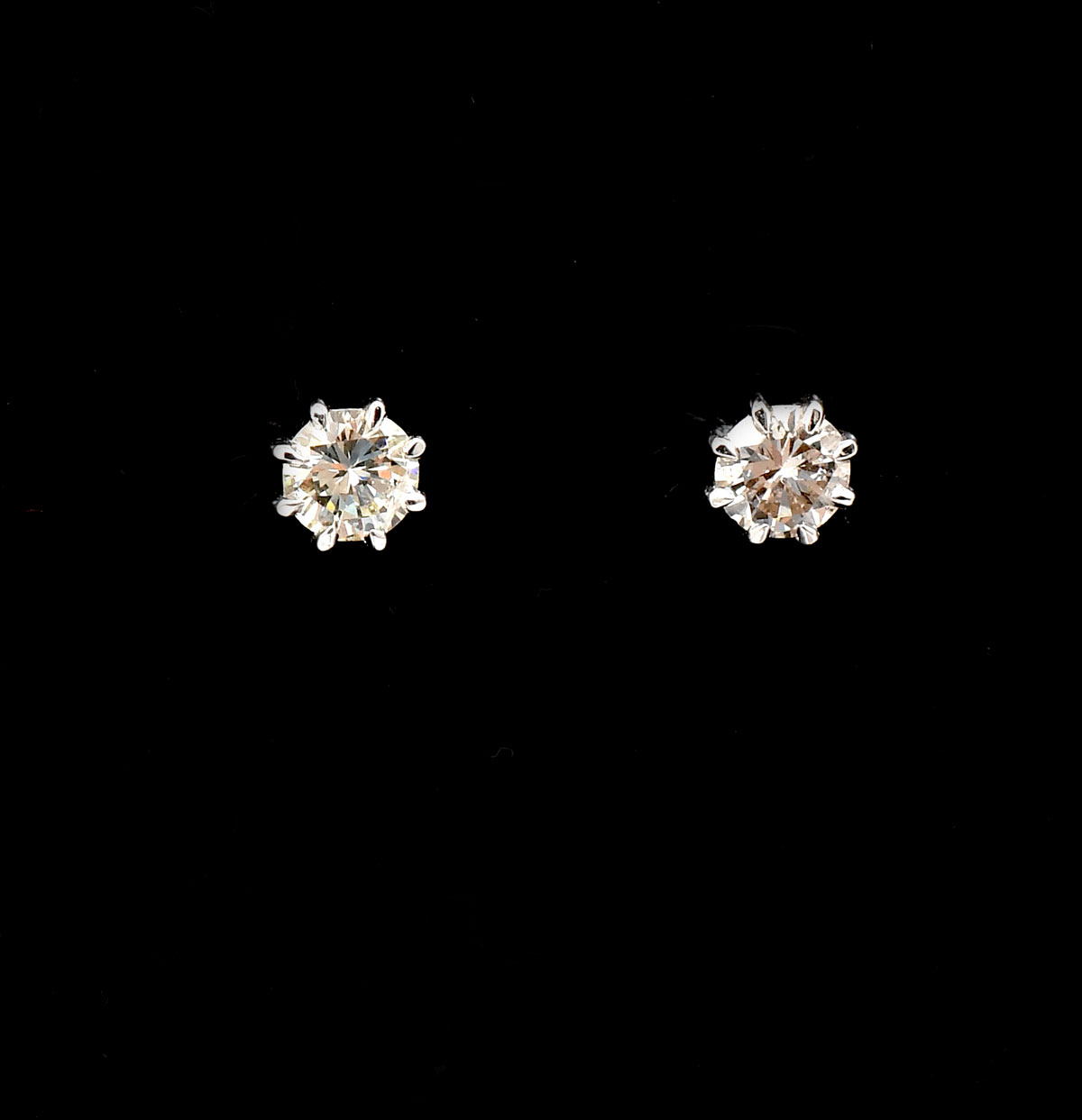 Appraisal: K CTW DIAMOND STUDS Fine round brilliant cut diamonds are