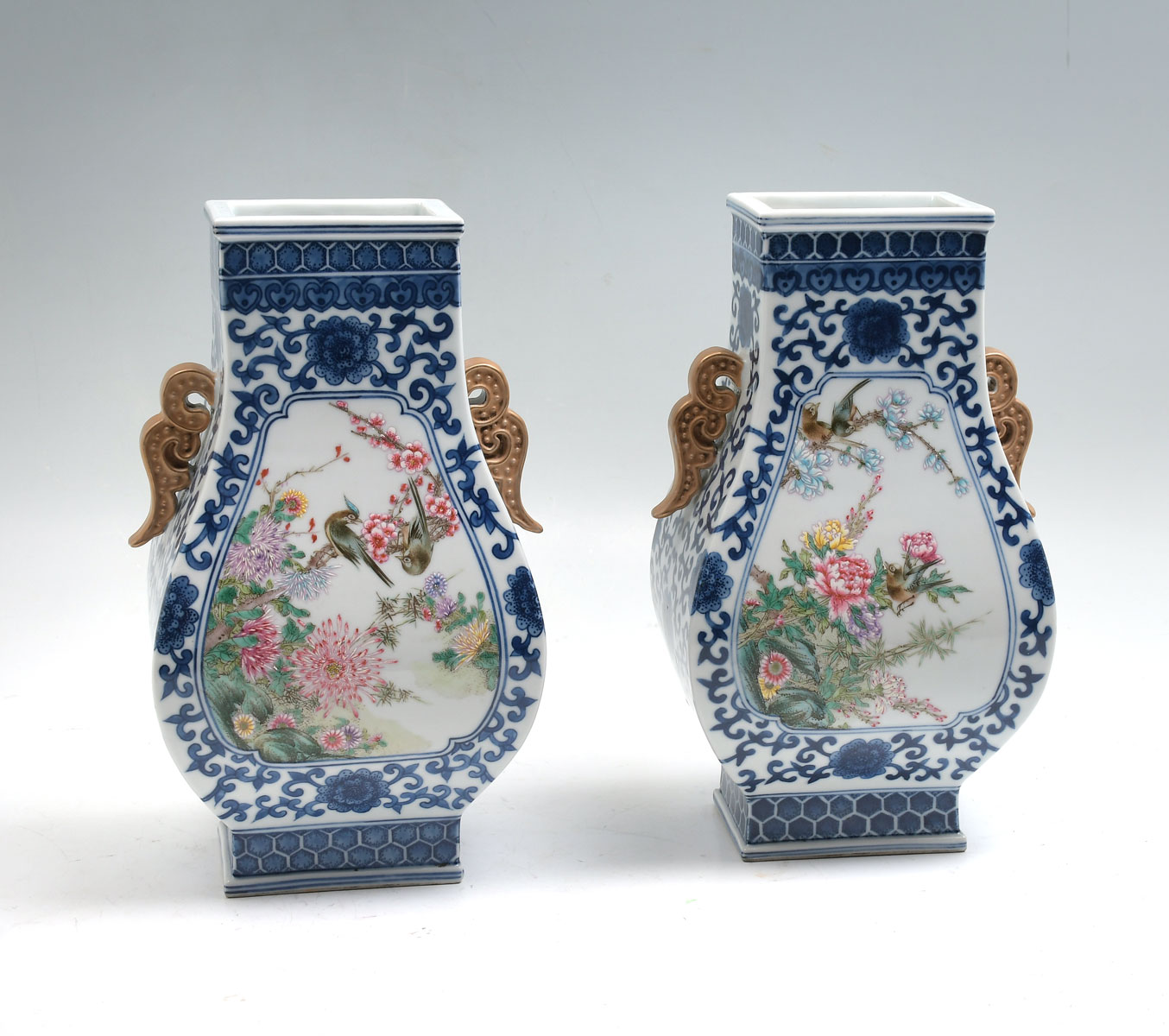 Appraisal: PAIR OF BEAUTIFULLY ENAMELED CHINESE VASES Chinese porcelain vases having