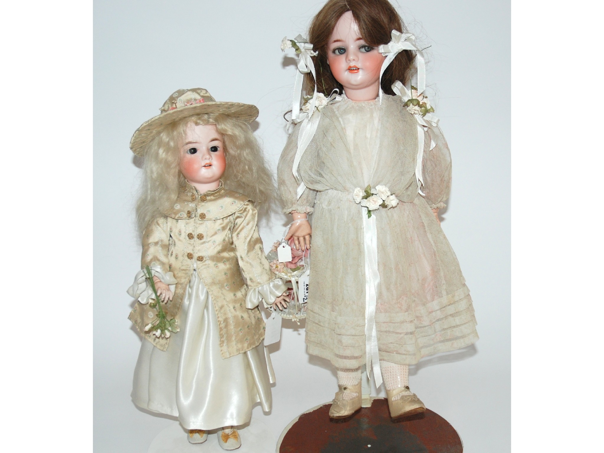 Appraisal: A Simon Halbig articulated bisque-headed dollwith side-to-side moving blue eyes