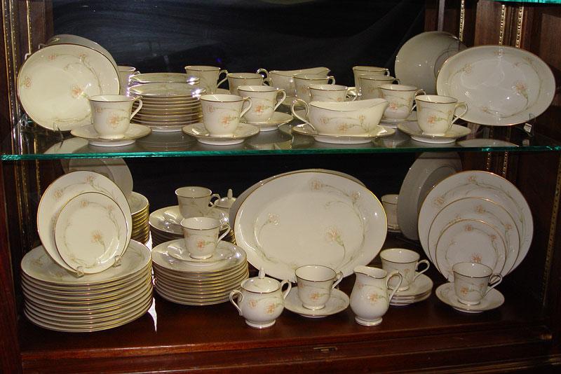 Appraisal: CONTEMPORARY NORITAKE ''WEYBURNE'' CHINA SERVICE pieces to include dinner plates