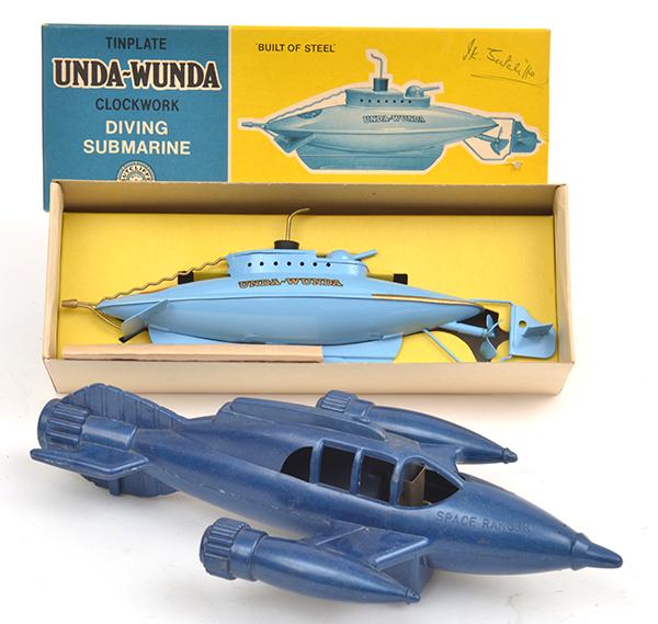 Appraisal: SUTCLIFFE MODEL TINPLATE UNDA-WUNDA CLOCKWORK DIVING SUBMARINE POWDER BLUE AND