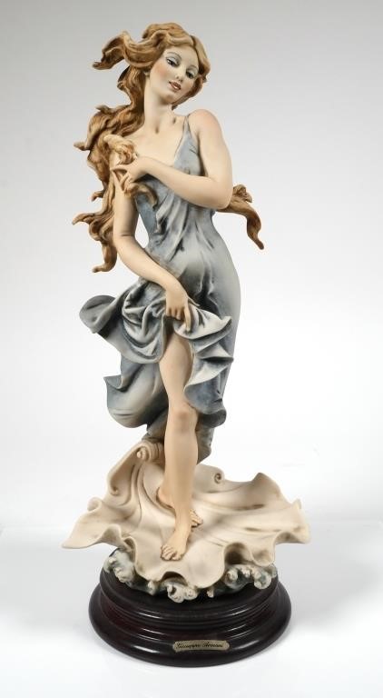 Appraisal: Original Giuseppe Armani Collectors Society Venus sculpture Figurine -C approx