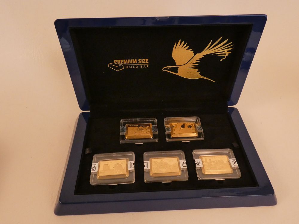 Appraisal: FIJI GRAM GOLD BARS COLLECTION Cased set of five Fiji