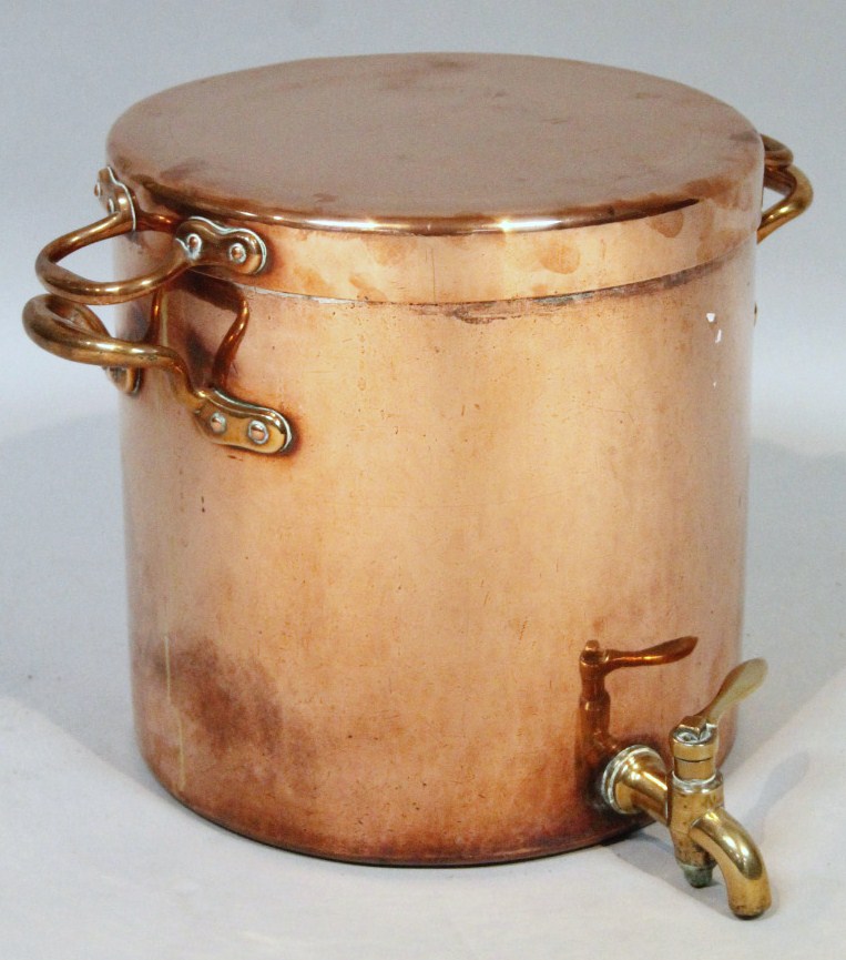 Appraisal: An early thC copper and brass water heater or samovar