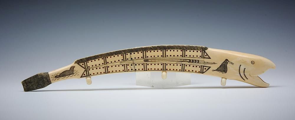 Appraisal: Cribbage board carved fish shape Cribbage board carved in the