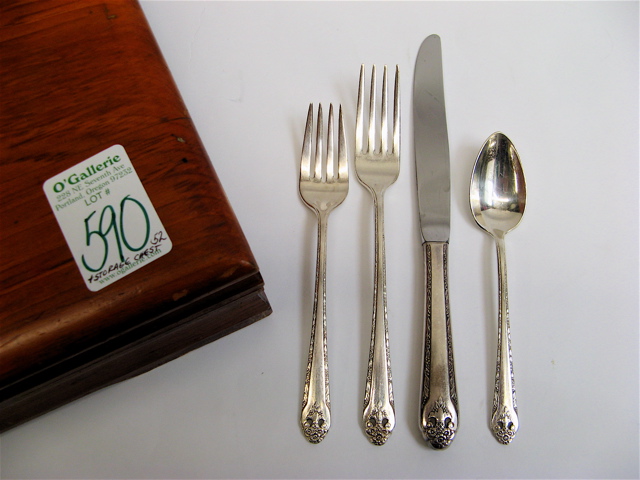 Appraisal: HOLMES EDWARDS SILVER PLATED FLATWARE SET pieces in a floral