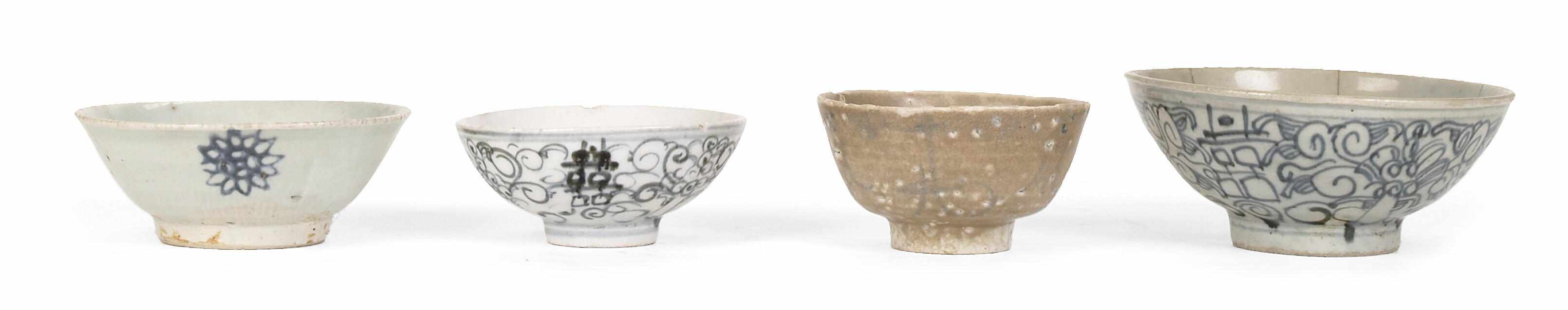 Appraisal: A group of eleven provincial Ming and Anamese porcelain bowls