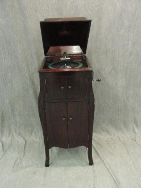 Appraisal: Victrola From a White Plains home Dimensions w x d