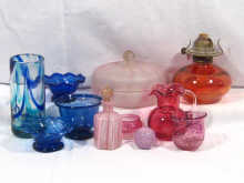 Appraisal: A mixed lot comprising ten pieces of Italian glass and