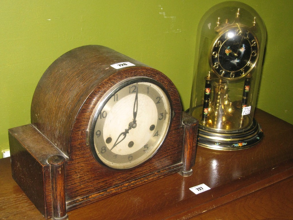 Appraisal: Lot comprising oak mantle clock and an anniversary clock