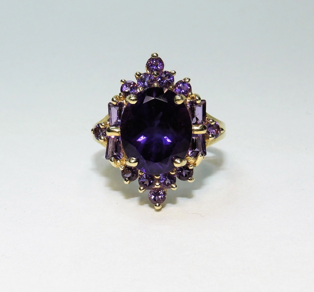 Appraisal: ESTATE K GOLD FINE LADY'S AMETHYST CLUSTER RING China th