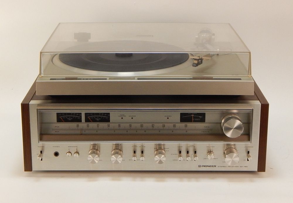 Appraisal: Pioneer SX- Stereo Receiver PL- Turntable Japan th Century Pioneer