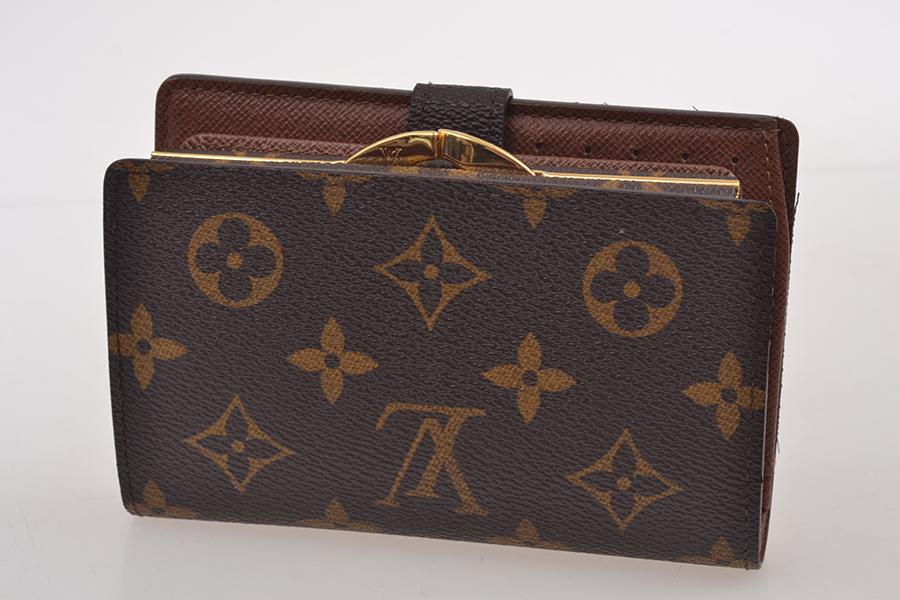 Appraisal: A WALLET BY LOUIS VUITTON A WALLET BY LOUIS VUITTON