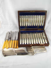 Appraisal: A cased set of m o p handled dessert knives