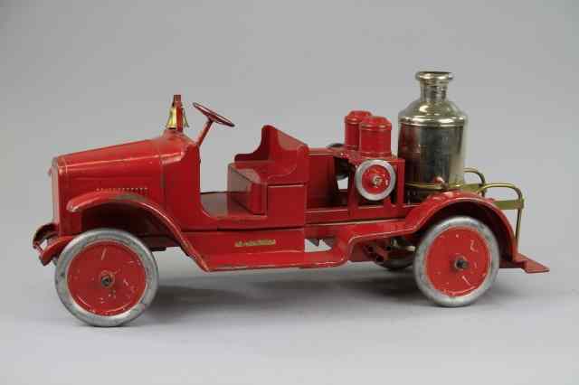 Appraisal: BUDDY 'L' FIRE PUMPER ENGINE C 's pressed steel all