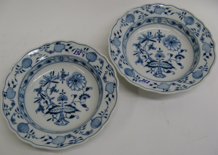 Appraisal: PAIR GERMAN MEISSEN PORCELAIN SOUP SERVING BOWLS Blue Onion pattern