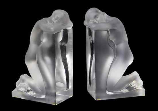 Appraisal: A Pair of Lalique Molded and Frosted Glass Bookends Reviere