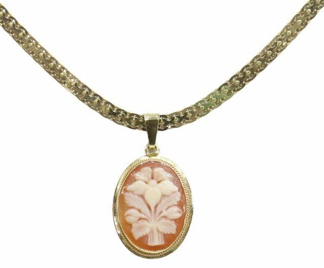 Appraisal: Estate Italian kt yellow gold chain hung with a floral