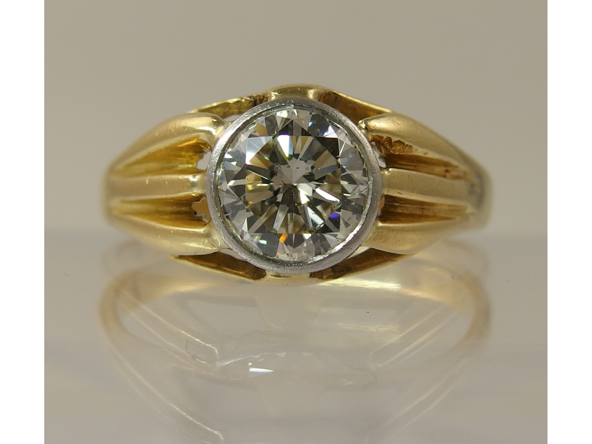 Appraisal: An ct gents ct approx solitaire diamond ringin an open