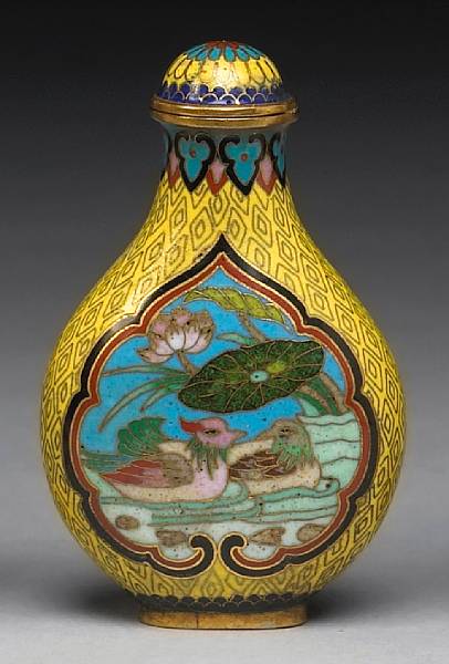 Appraisal: A cloisonn enamel-decorated snuff bottle Qianlong Mark Late Qing Dynasty