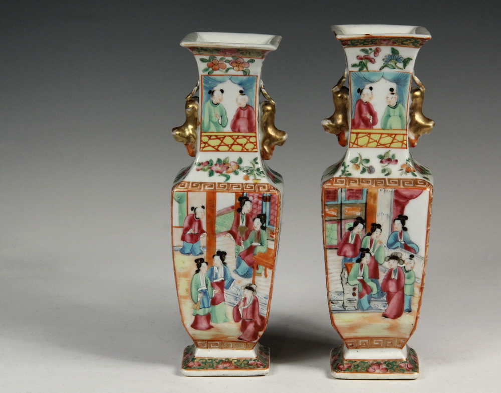 Appraisal: PAIR OF CHINESE PORCELAIN VASES - th c Mandarin Mantel