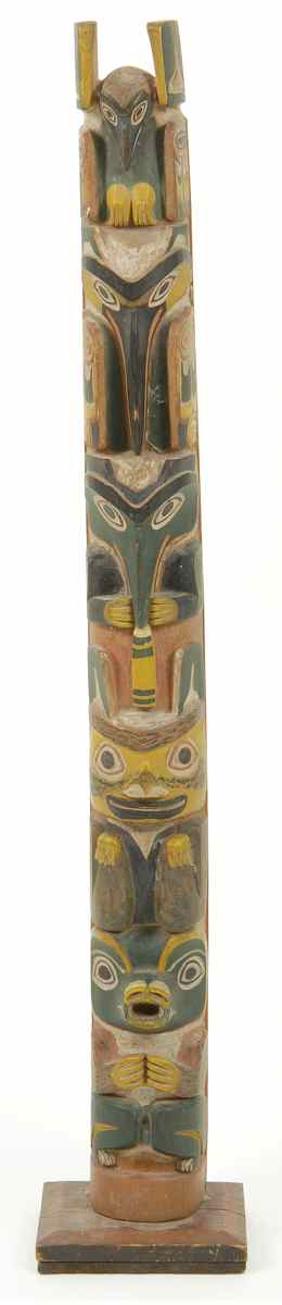 Appraisal: NORTHWEST COASTAL TOTEM POLE th CenturyWith raven top and bear