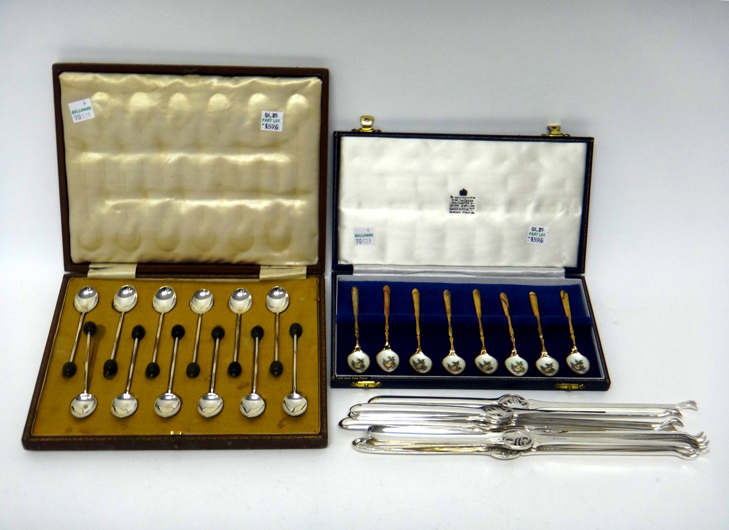 Appraisal: A set of twelve silver coffee spoons with coffee bean