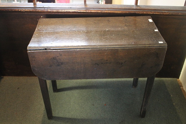 Appraisal: A TH CENTURY OAK PEMBROKE TABLE with end drawer and