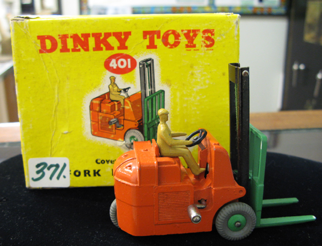 Appraisal: COLLECTIBLE DINKY TOY Coventry Climax Fork Lift with original box