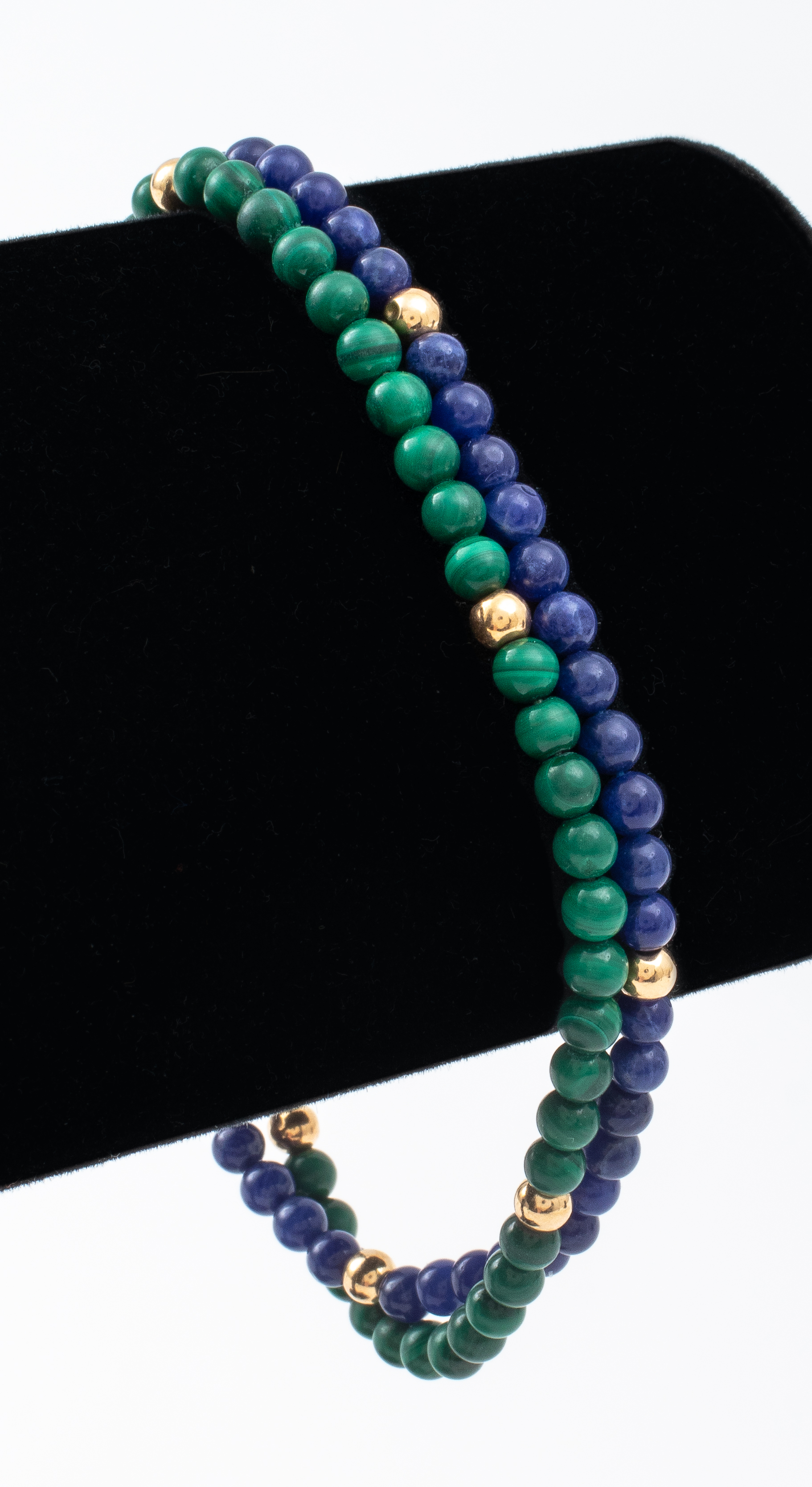 Appraisal: K GOLD MALACHITE AND LAPIS LAZULI BEAD BRACELET K yellow